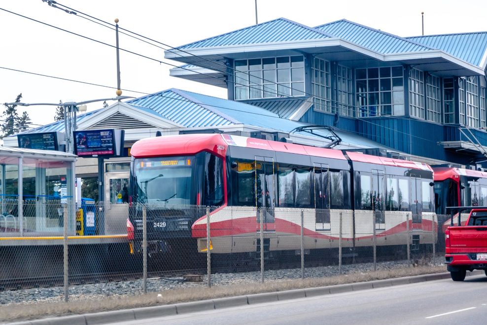 그린라인 LRT 접근성 계획가 — Habanero Pixel/Shutterstock