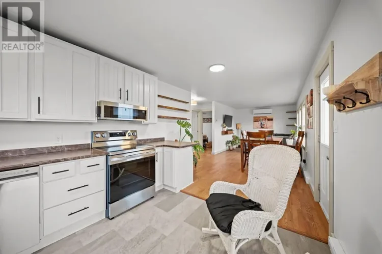 83 Bayview Dr 인테리어