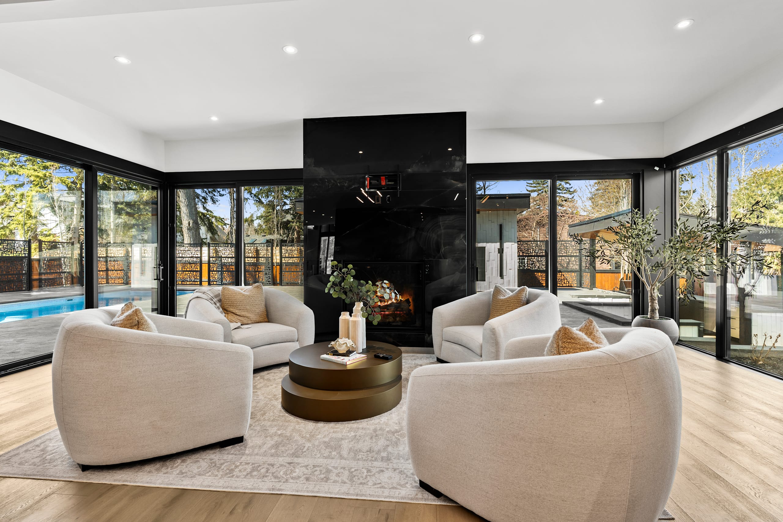 1016 Beverley Boulevard SW 주방·라운지
