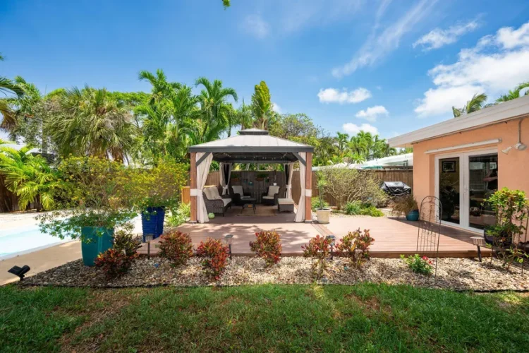 2417 Linda Ave 인테리어 (Zoocasa)