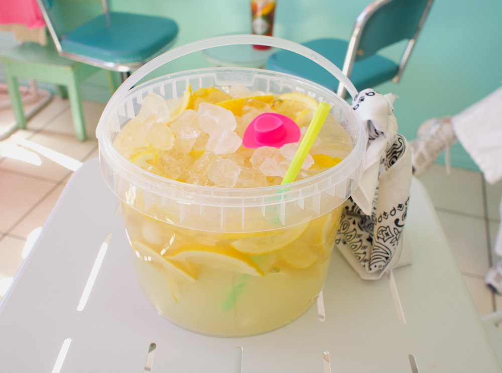 Family Squeezed Lemonade의 Big Buckin' 레모네이드 메뉴