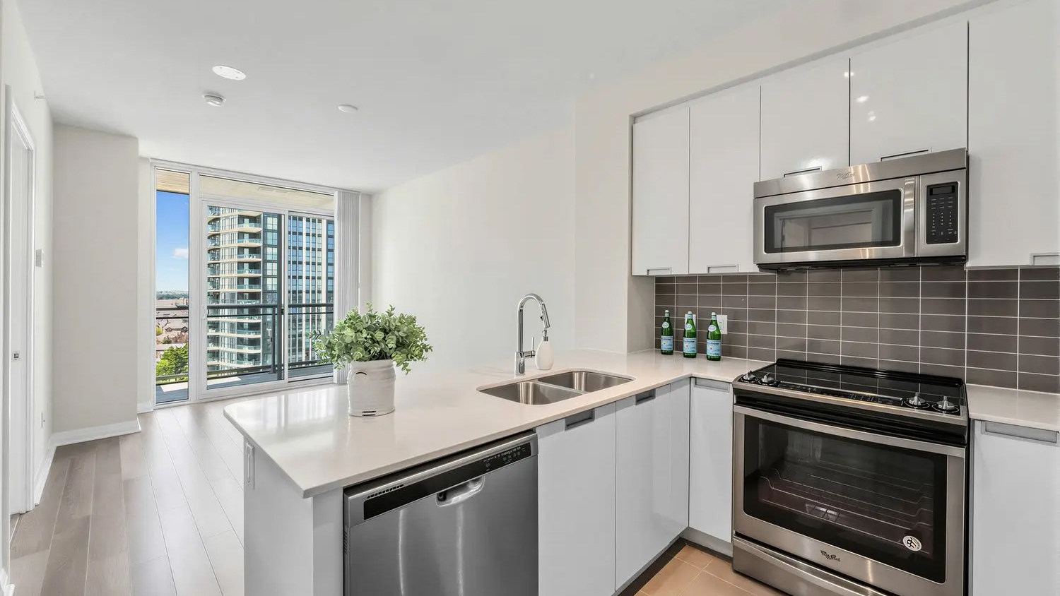 1410-5025 Four Springs Ave.